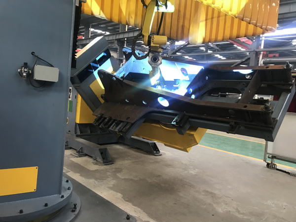 挖掘機主體平臺機器人焊接系統